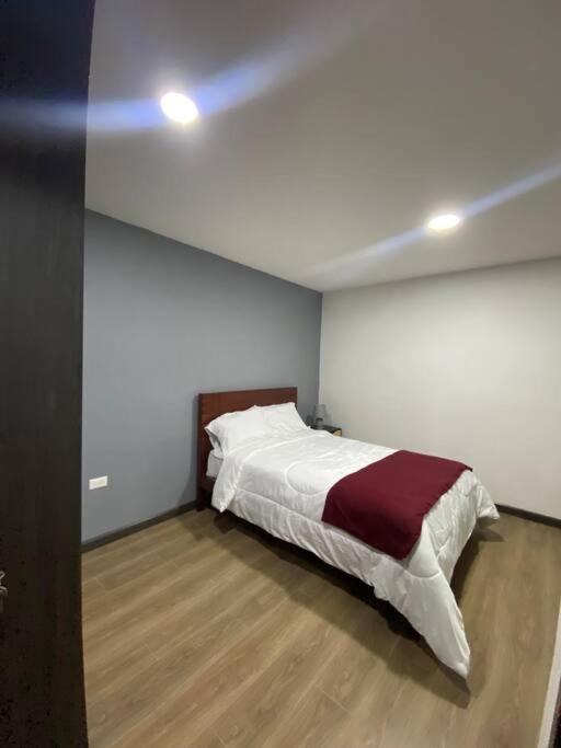 Departamento Espacioso Cerca Del Centro Cuenca